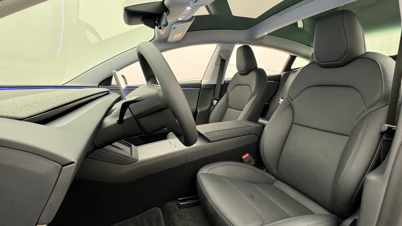 Tesla<br>Model 3 Long Range RWD