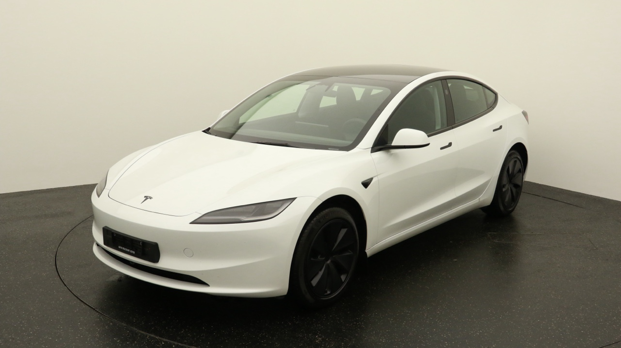 Tesla<br>Model 3 Long Range RWD