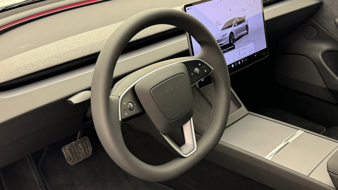 Tesla<br>Model 3 Long Range Dual Motor AWD