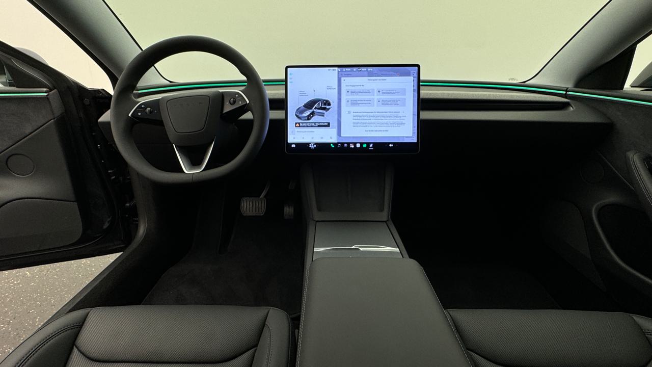 Tesla<br>Model 3 Long Range Dual Motor AWD