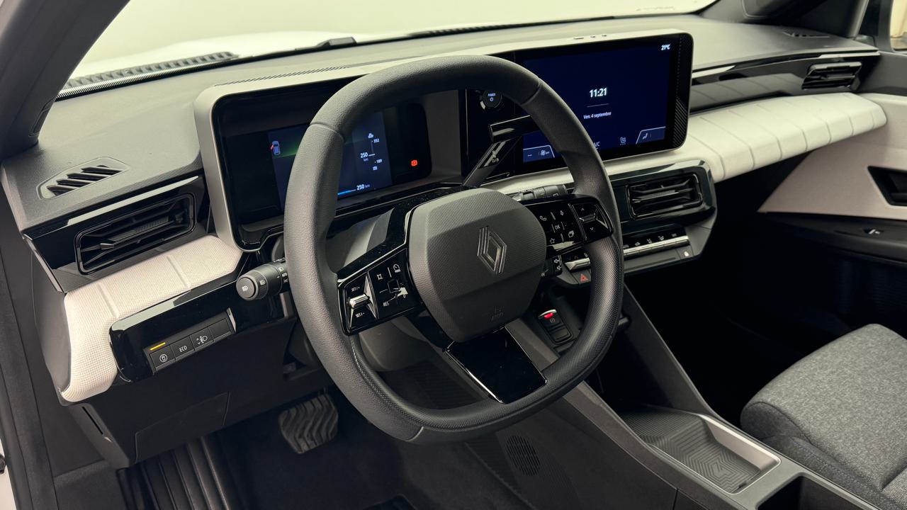 Renault<br>R4 E-Tech Comfort Range 52 kWh Evolution