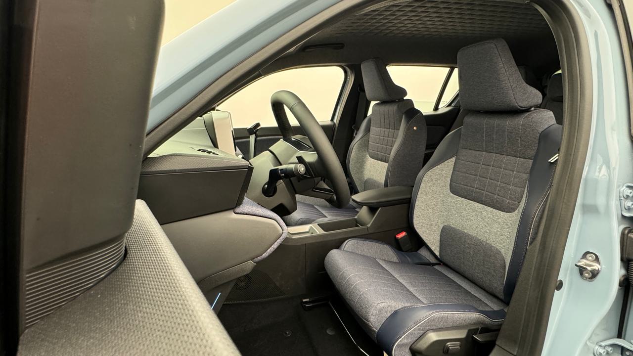 Renault<br>R4 E-Tech Comfort Range 52 kWh Techno