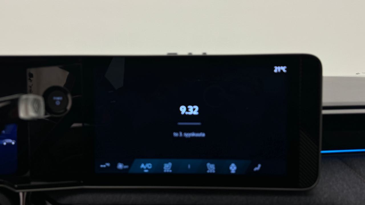 Renault<br>R4 E-Tech Comfort Range 52 kWh Techno