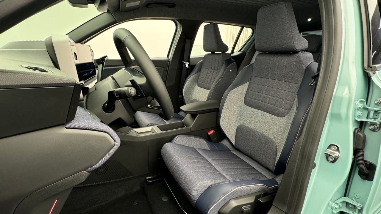 Renault<br>R4 E-Tech Comfort Range 52 kWh Techno