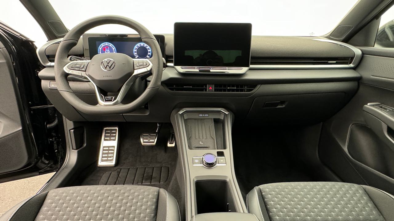 VW<br>T-Roc 1.5 eTSI mHEV R-Line DSG