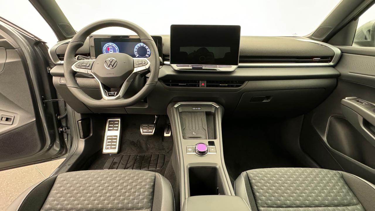 VW<br>T-Roc 1.5 eTSI mHEV R-Line DSG