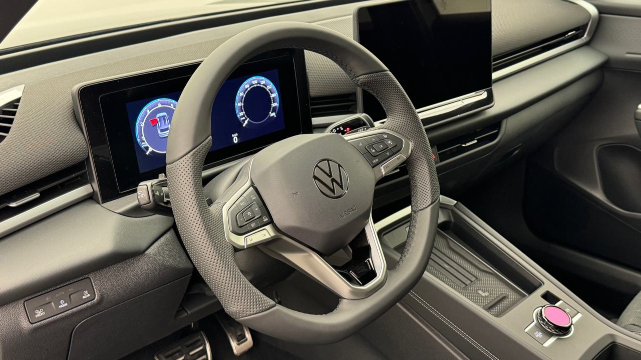VW<br>T-Roc 1.5 eTSI mHEV R-Line DSG