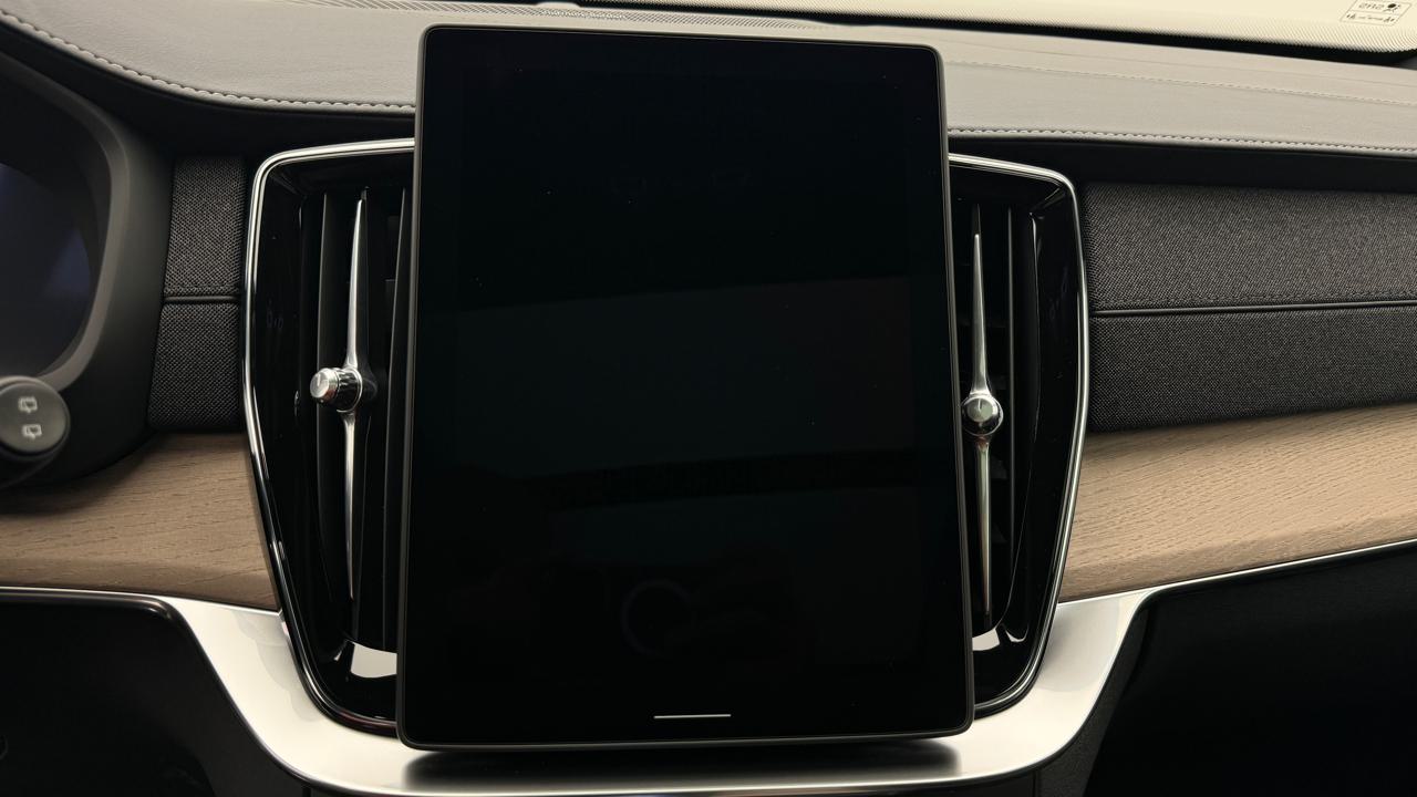 Volvo<br>XC90 T8 AWD PluginHybrid Ultra Dark Geartronic