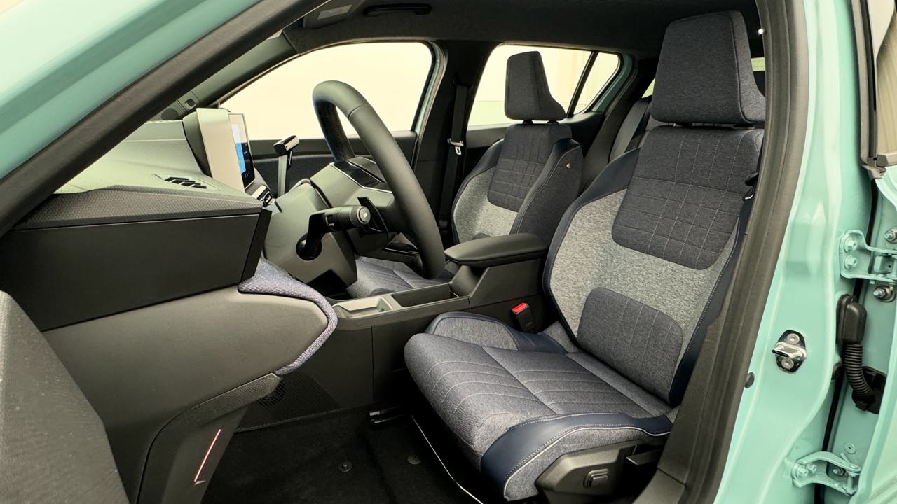Renault<br>R4 E-Tech Comfort Range 52 kWh Techno
