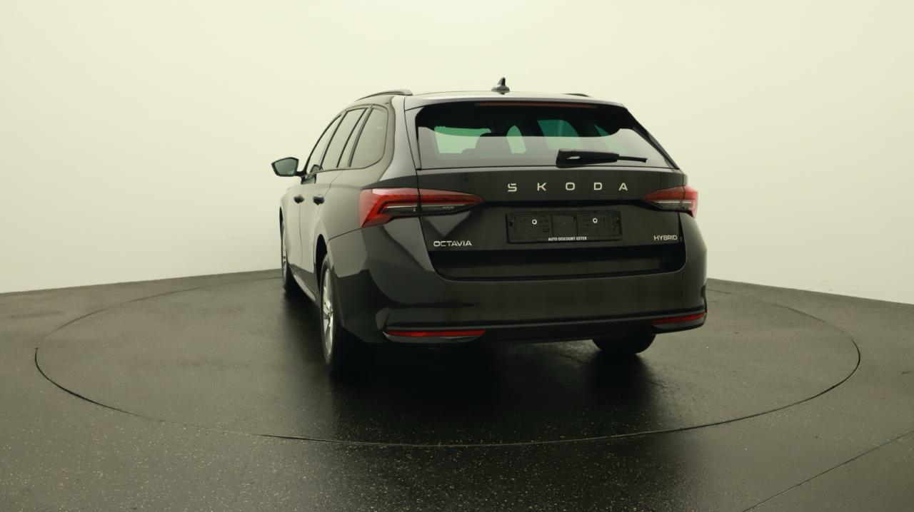 Skoda<br>Octavia Combi 1.5 TSI mHEV DSG Selection