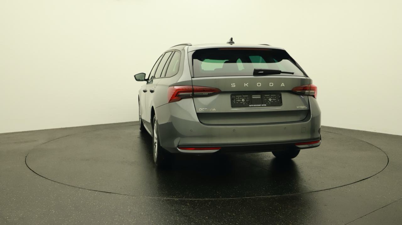 Skoda<br>Octavia Combi 1.5 TSI mHEV DSG Selection