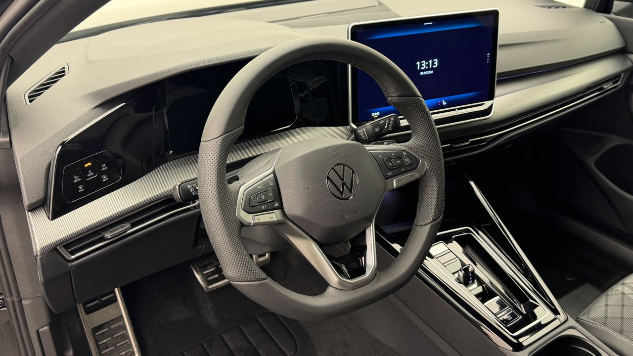 VW<br>Golf VIII 1.5 e TSI mHEV R-Line DSG