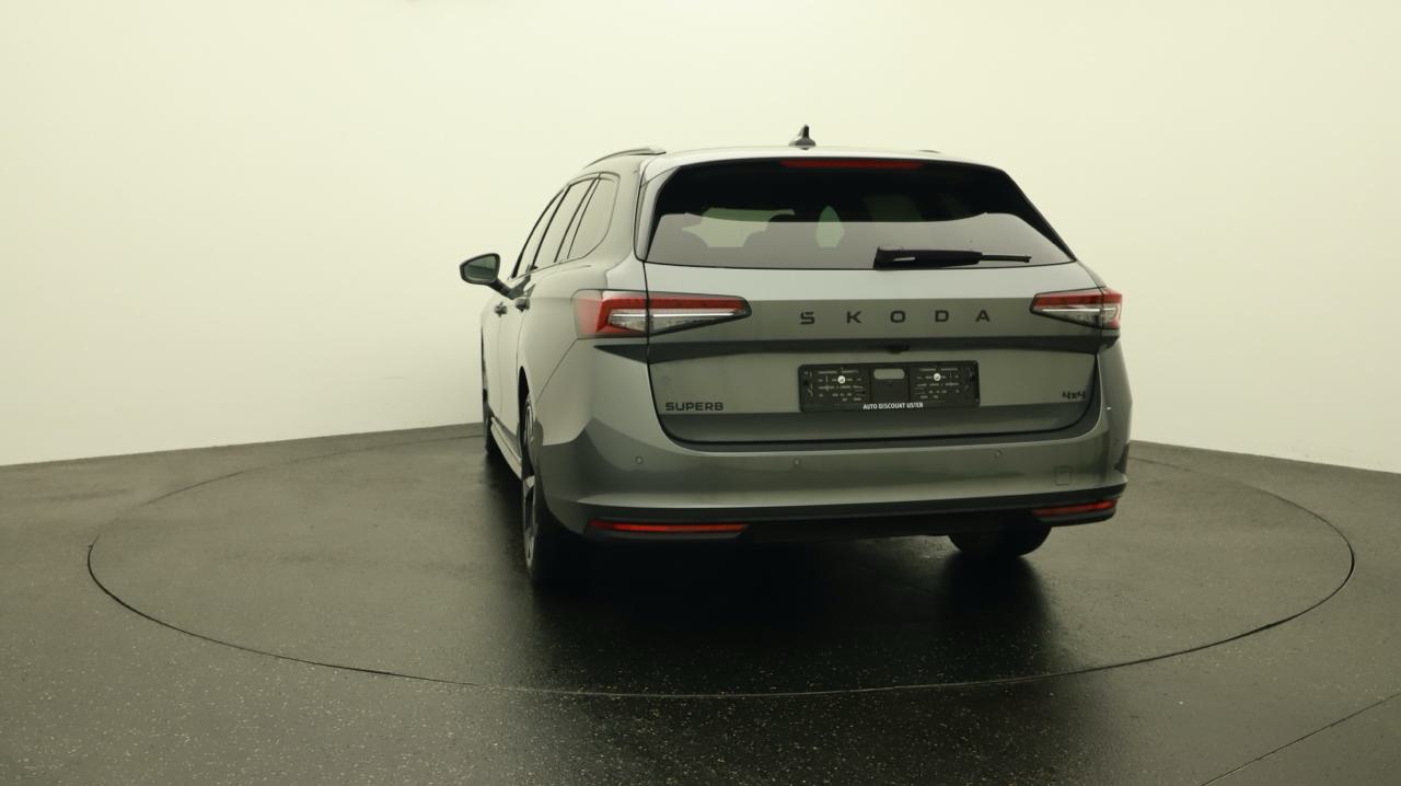 Skoda<br>Superb Combi 2.0 TDi Sportline 4x4 DSG