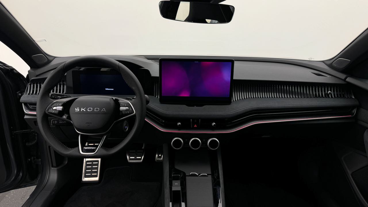 Skoda<br>Superb Combi 2.0 TDi Sportline 4x4 DSG