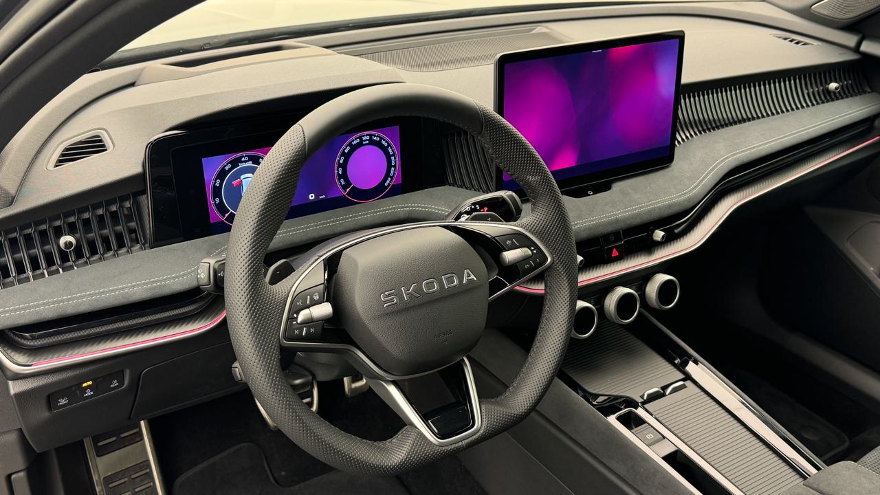 Skoda<br>Superb Combi 2.0 TSI Sportline 4x4 DSG