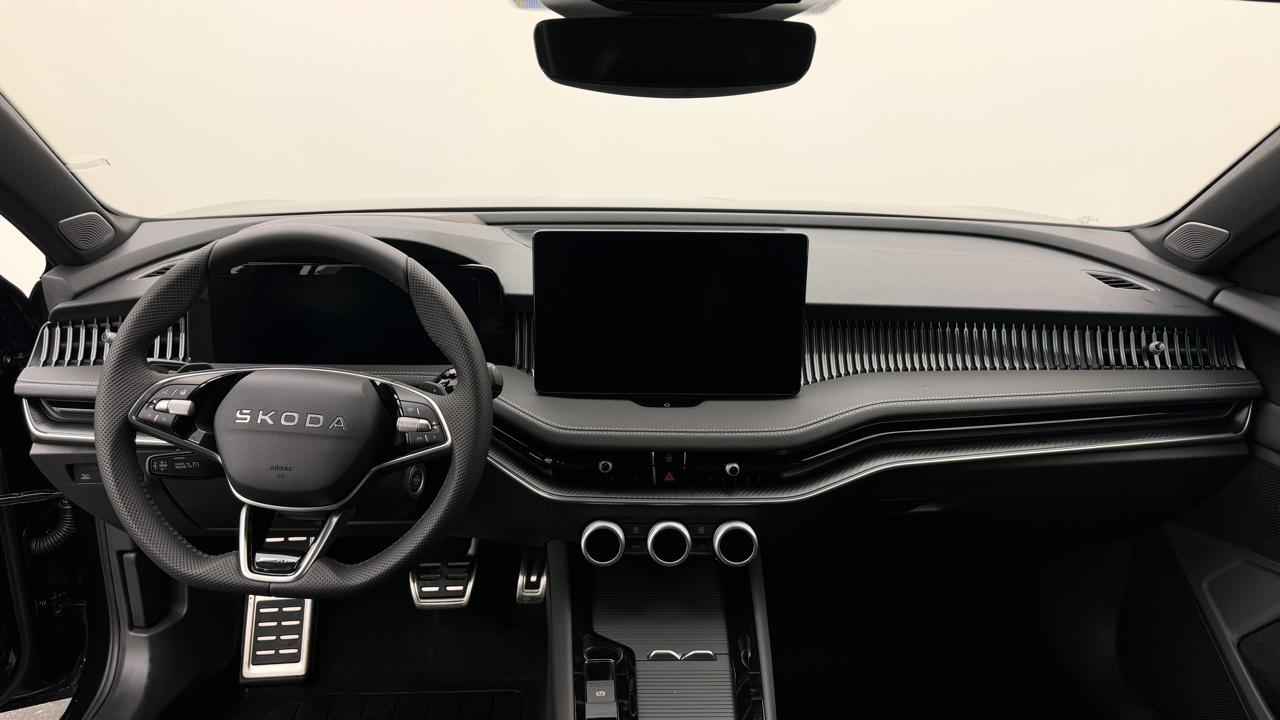 Skoda<br>Superb Combi 2.0 TDi Sportline 4x4 DSG