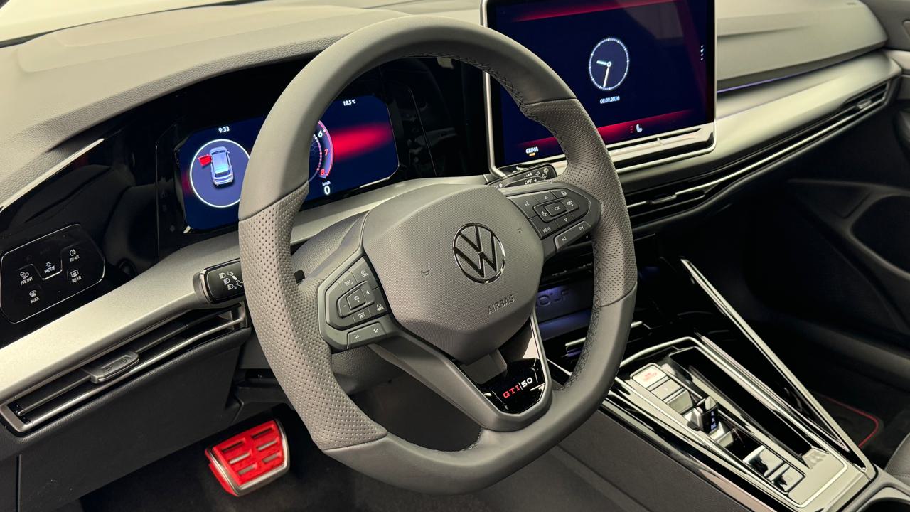 VW<br>Golf 2.0 TSI GTI Edition 50 DSG
