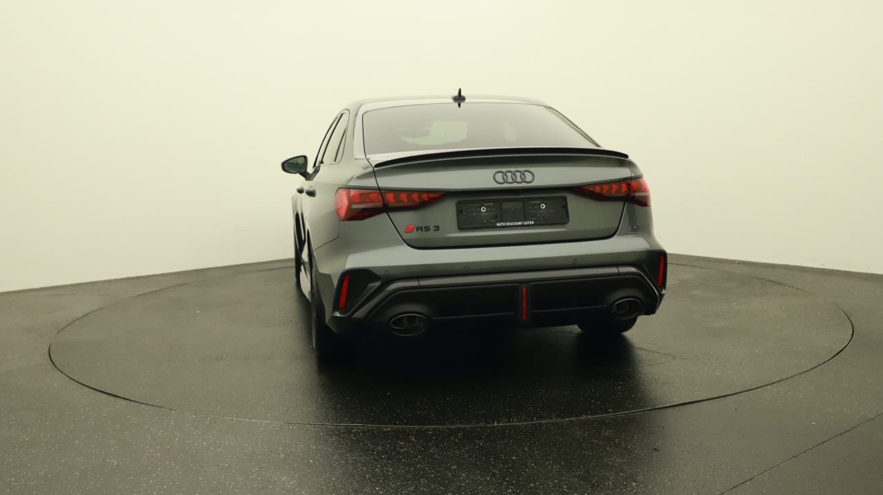 Audi<br>RS3 Limousine 2.5 TSI quattro S-tronic