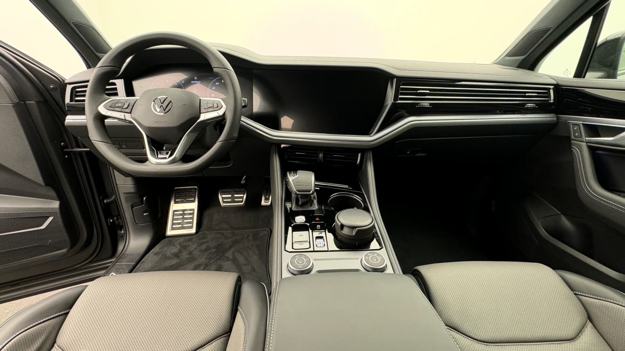 VW<br>Touareg 3.0 TDI R-Line Final Edition Tiptronic