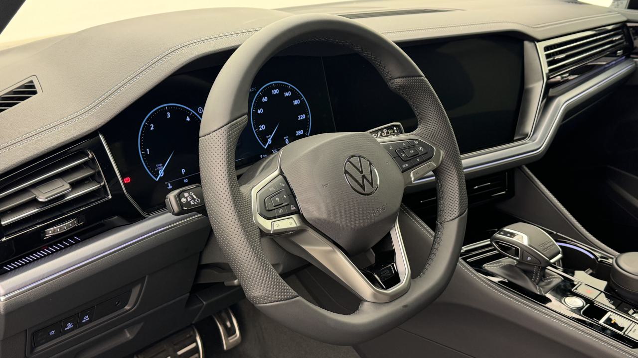 VW<br>Touareg 3.0 TDI R-Line Final Edition Tiptronic