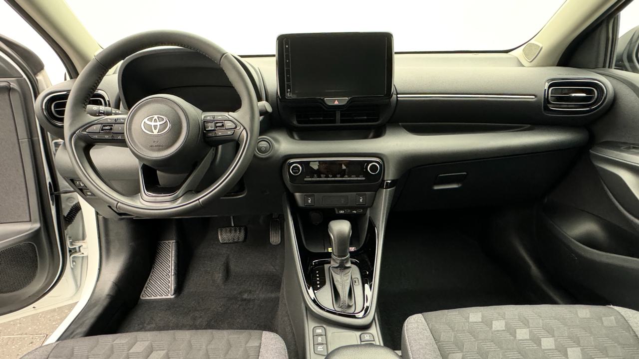 Toyota<br>Yaris 1.5 Sport e-CVT