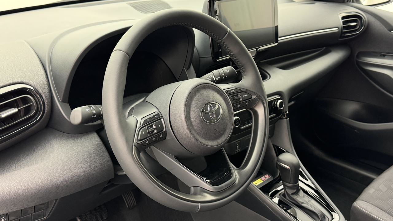 Toyota<br>Yaris 1.5 Sport e-CVT
