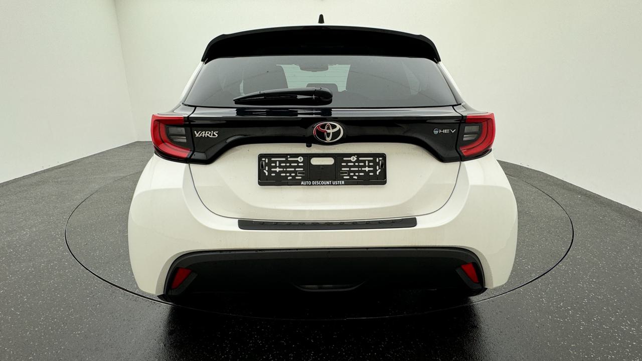Toyota<br>Yaris 1.5 Sport e-CVT