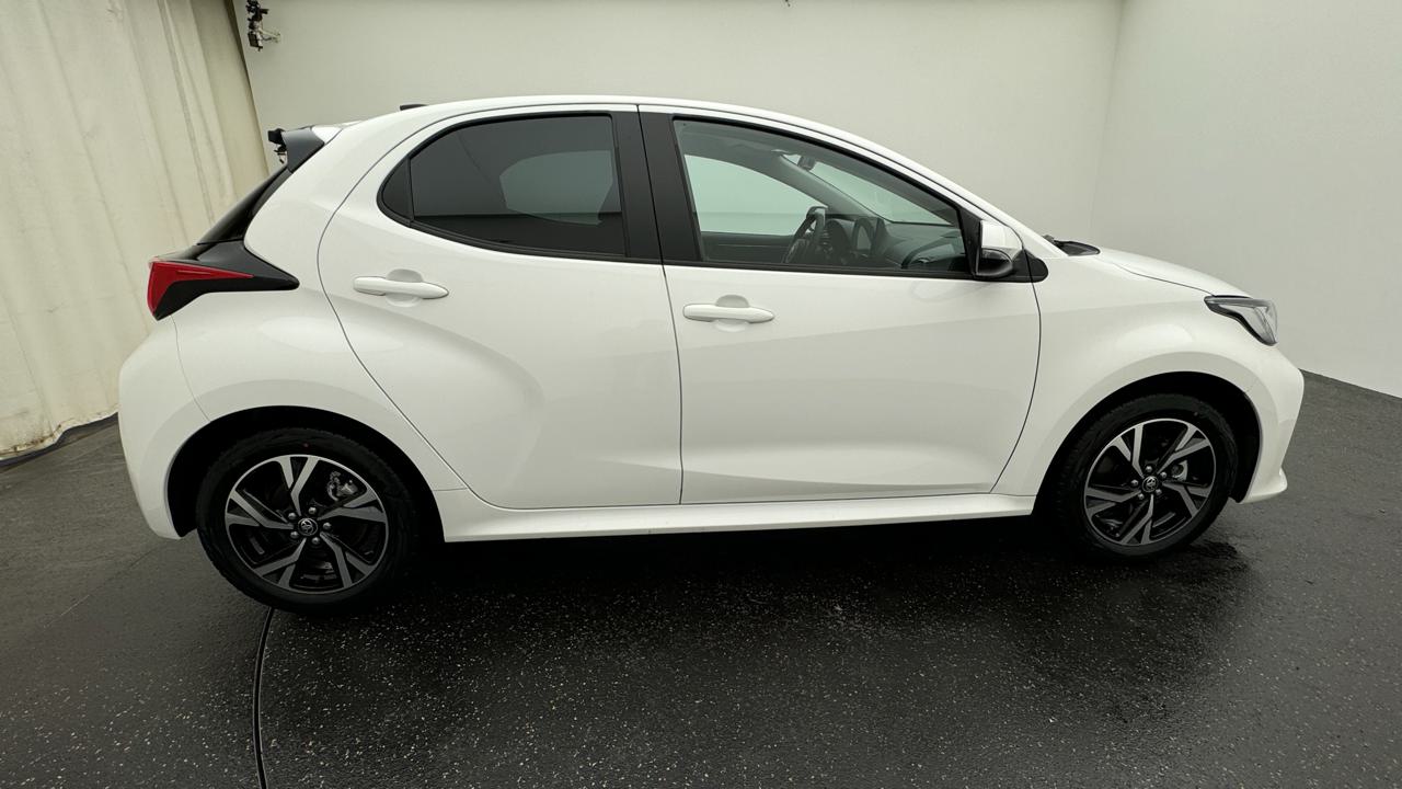 Toyota<br>Yaris 1.5 Sport e-CVT