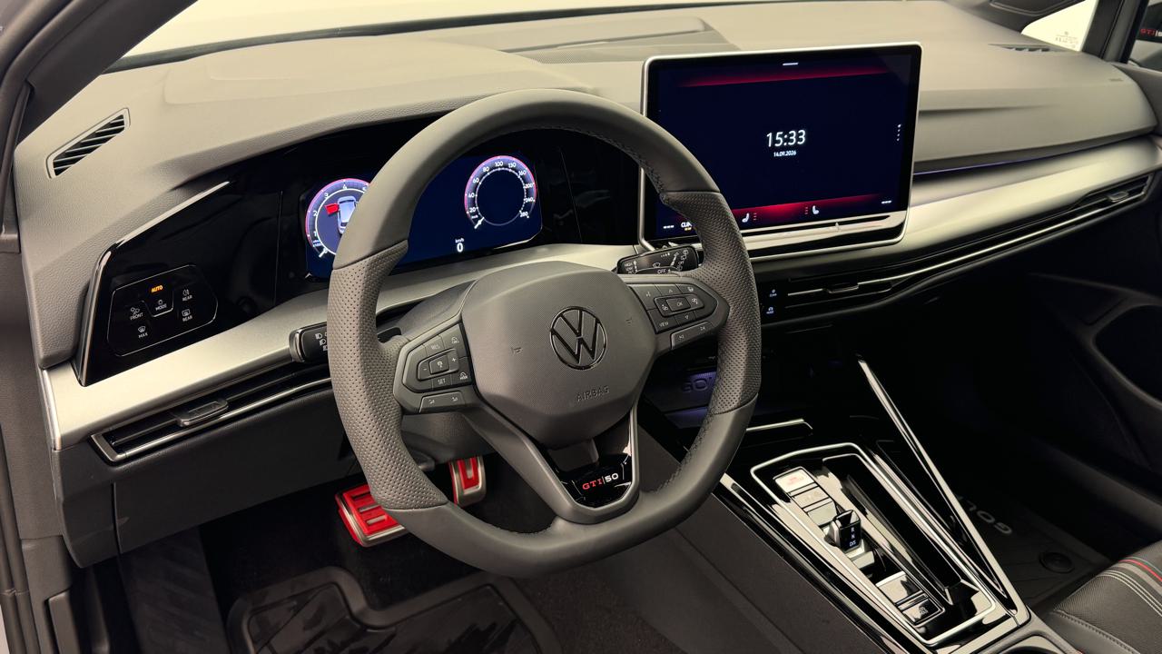 VW<br>Golf 2.0 TSI GTI Edition 50 DSG