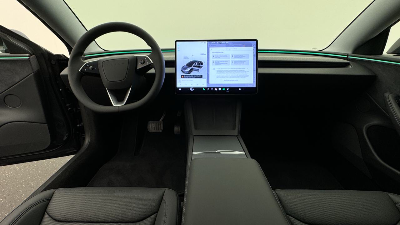 Tesla<br>Model 3 Long Range Dual Motor AWD