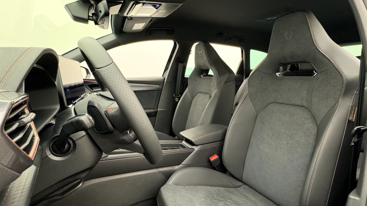 Cupra<br>LEON ST 2.0 TSI VZ DSG 4Drive