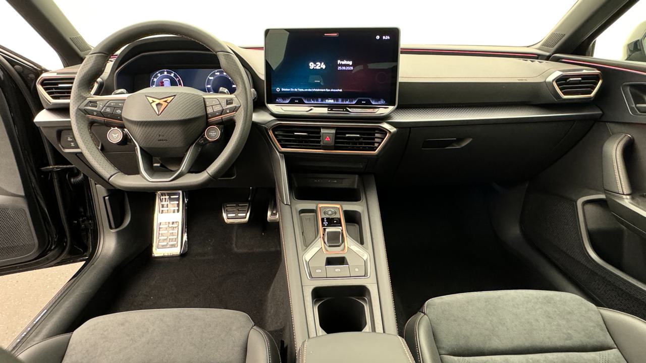Cupra<br>LEON ST 2.0 TSI VZ DSG 4Drive