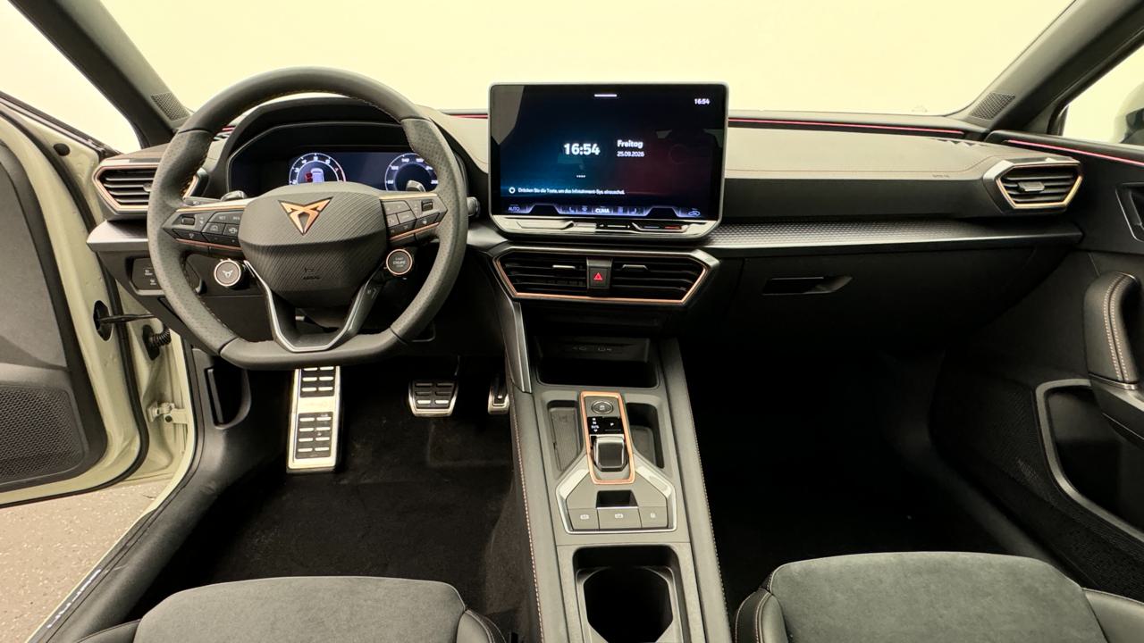 Cupra<br>LEON ST 2.0 TSI VZ DSG 4Drive