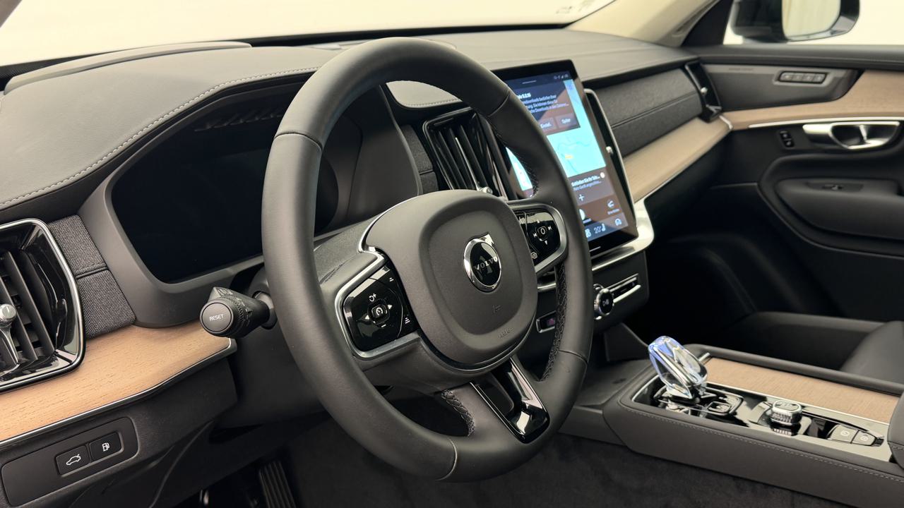 Volvo<br>XC90 T8 AWD PluginHybrid Ultra Dark Geartronic