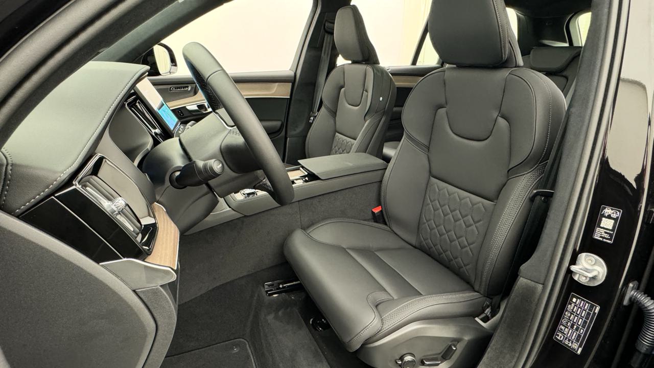 Volvo<br>XC90 T8 AWD PluginHybrid Ultra Dark Geartronic