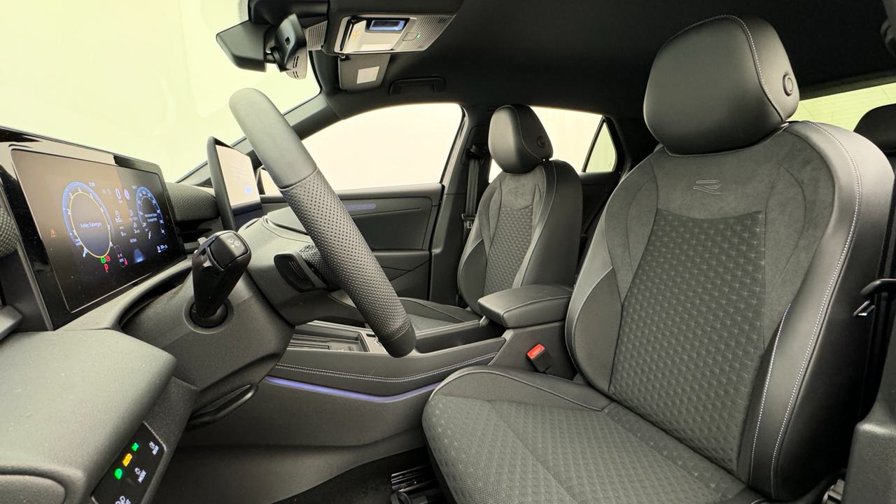 VW<br>T-Roc 1.5 eTSI mHEV R-Line DSG