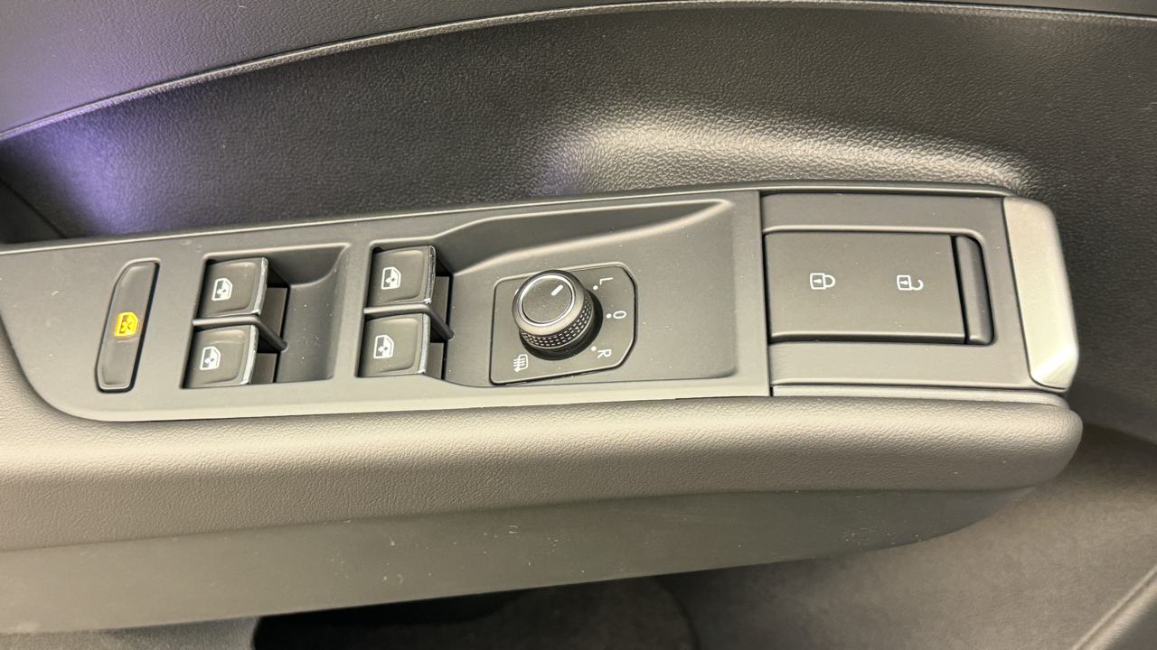 VW<br>T-Roc 1.5 eTSI mHEV R-Line DSG