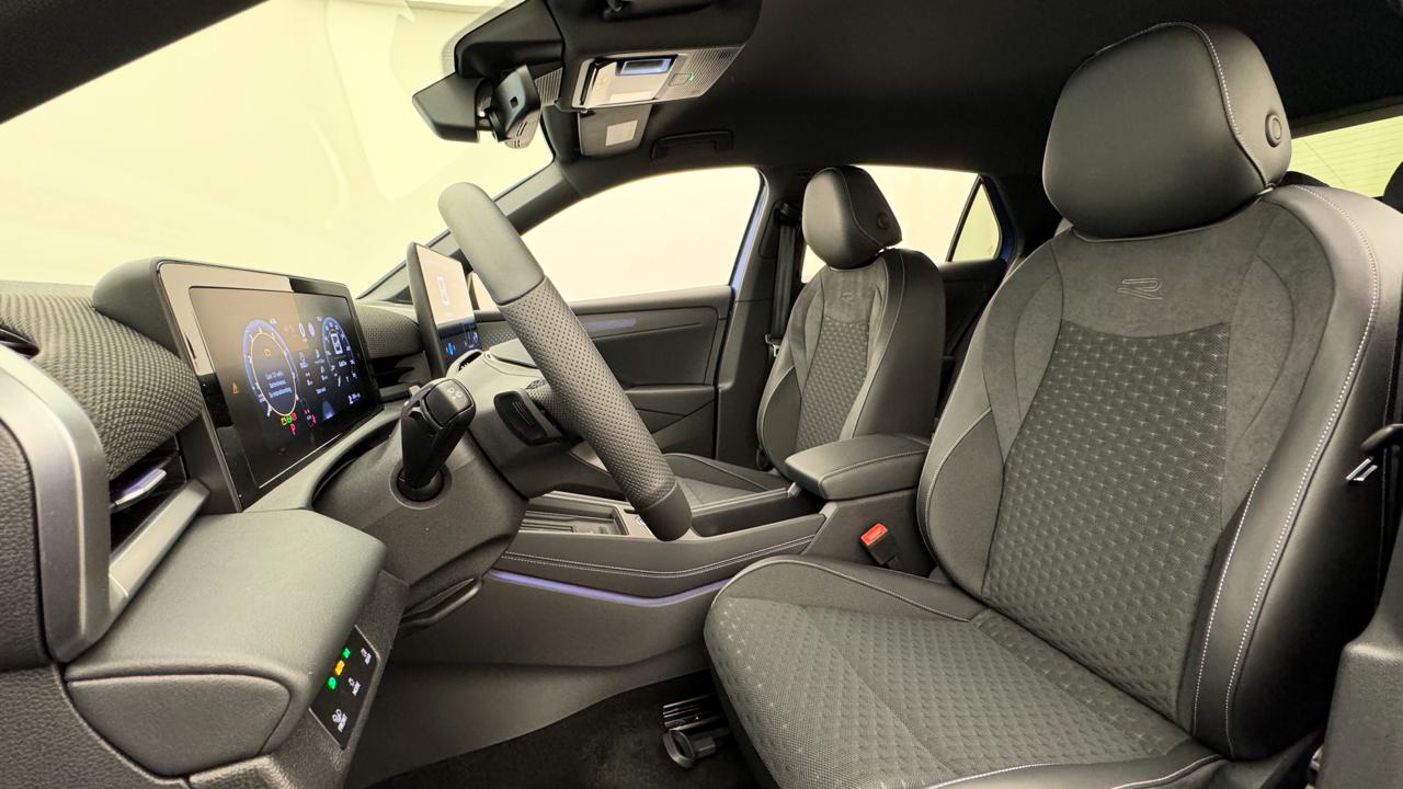 VW<br>T-Roc 1.5 eTSI mHEV R-Line DSG