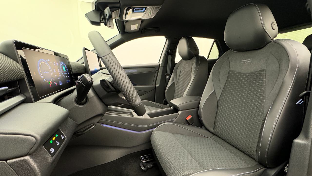 VW<br>T-Roc 1.5 eTSI mHEV R-Line DSG
