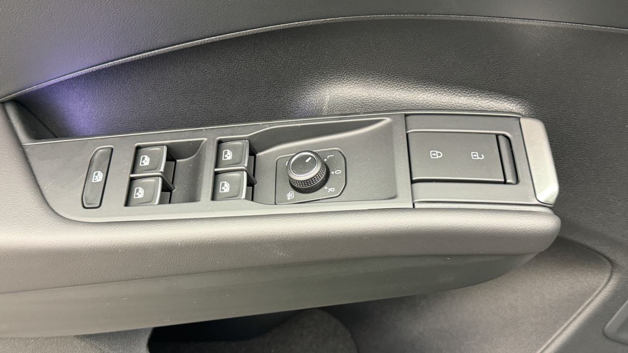 VW<br>T-Roc 1.5 eTSI mHEV R-Line DSG