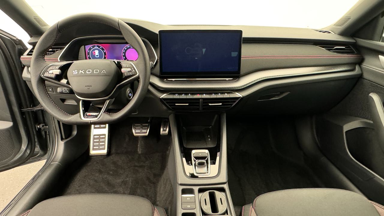 Skoda<br>Octavia Combi 2.0 TSI DSG RS
