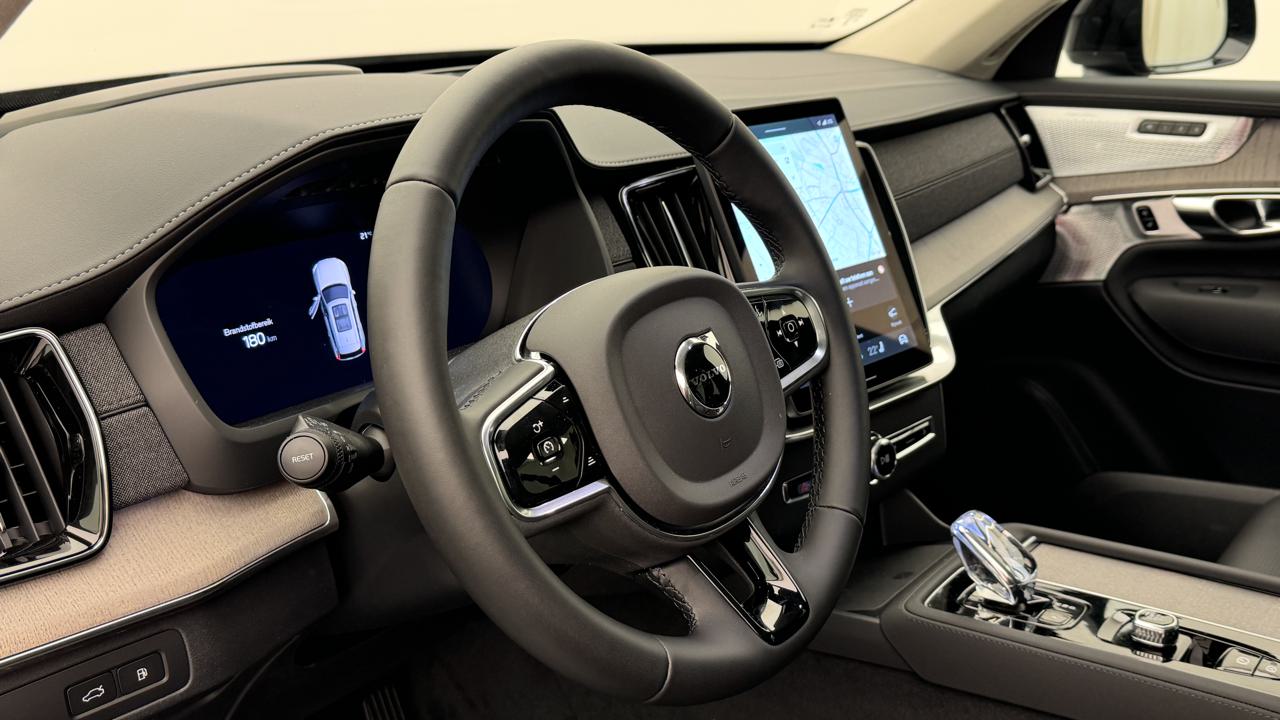 Volvo<br>XC90 T8 AWD PluginHybrid Ultra Dark Geartronic