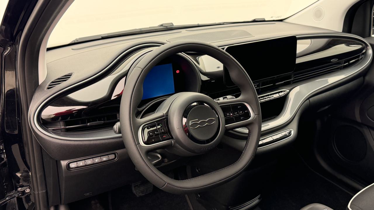 Fiat<br>500 electric 42kWh Icon