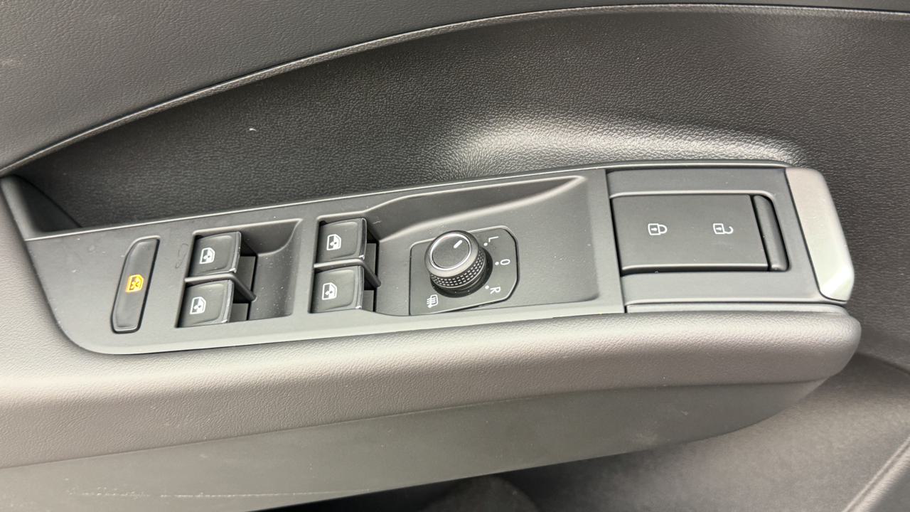 VW<br>T-Roc 1.5 eTSI mHEV R-Line DSG