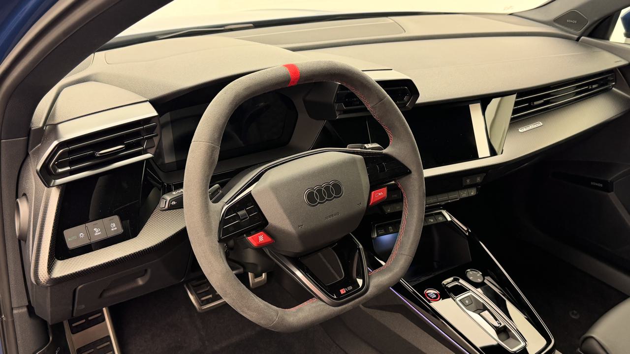 Audi<br>RS3 Sportback 2.5 TSI quattro S-tronic