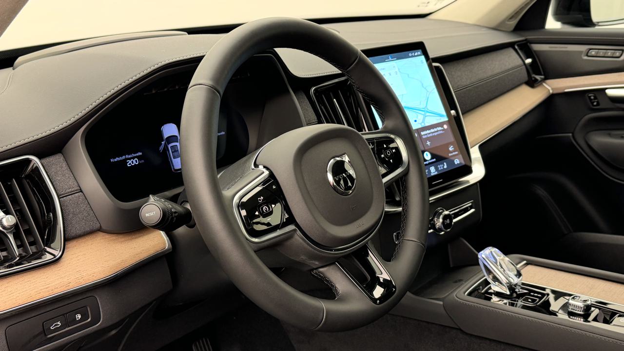 Volvo<br>XC90 T8 AWD PluginHybrid Ultra Dark Geartronic