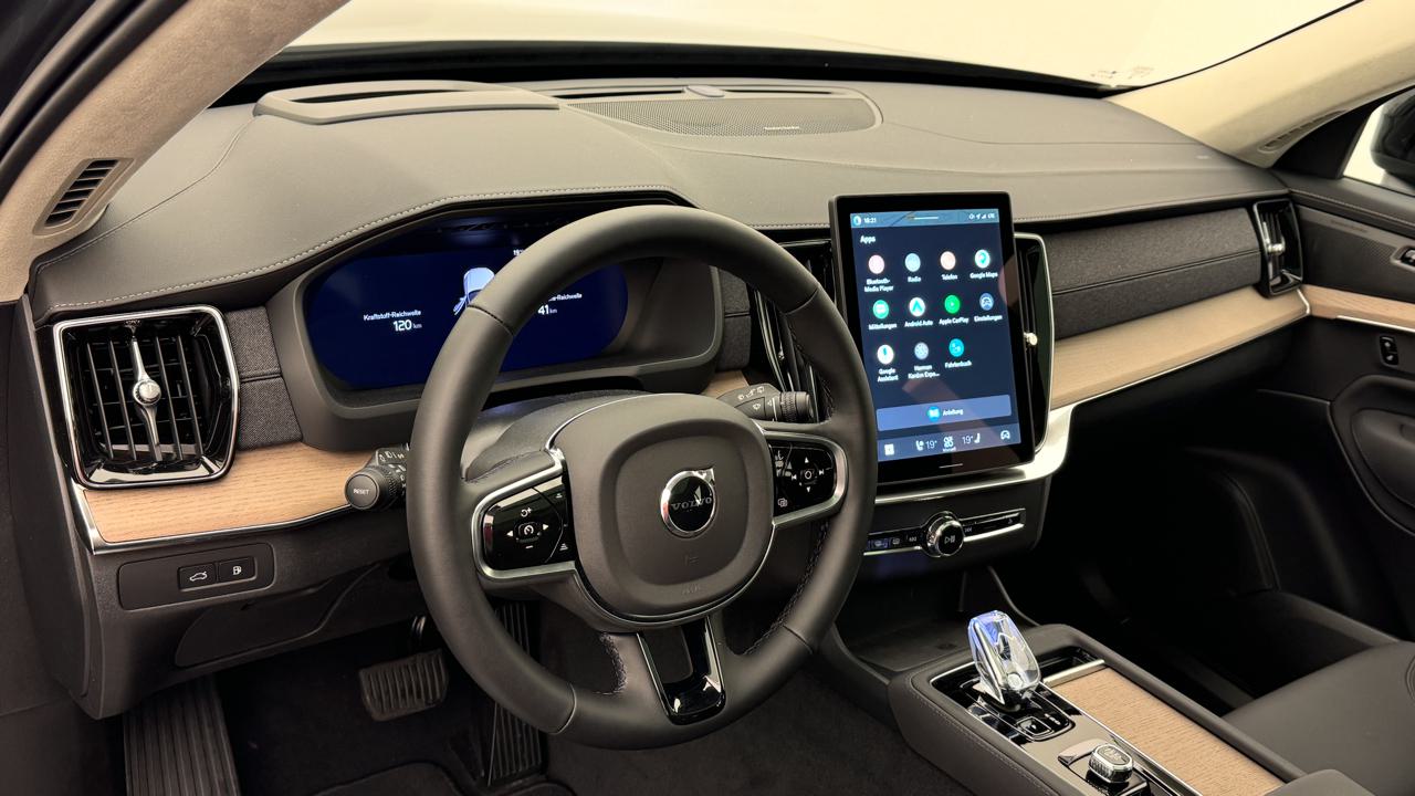 Volvo<br>XC90 T8 AWD PluginHybrid Ultra Dark Geartronic