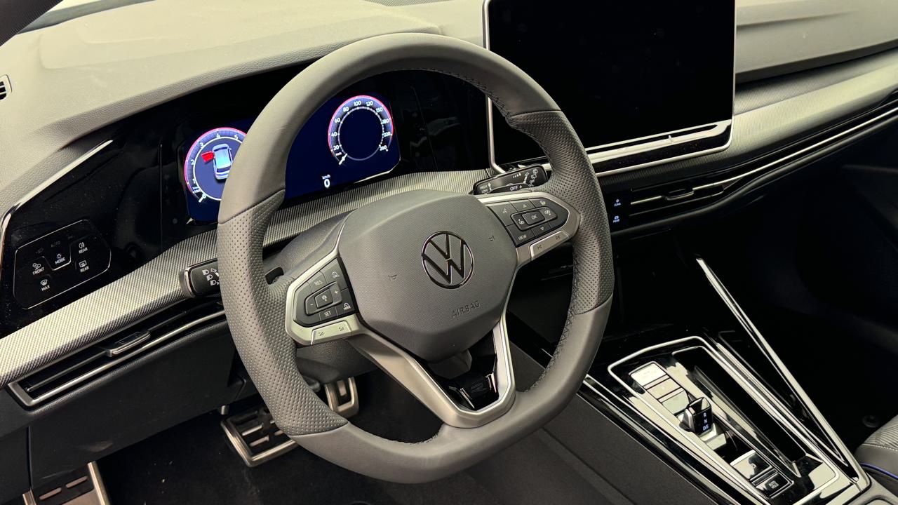 VW<br>Golf VIII 1.5 e TSI mHEV R-Line DSG