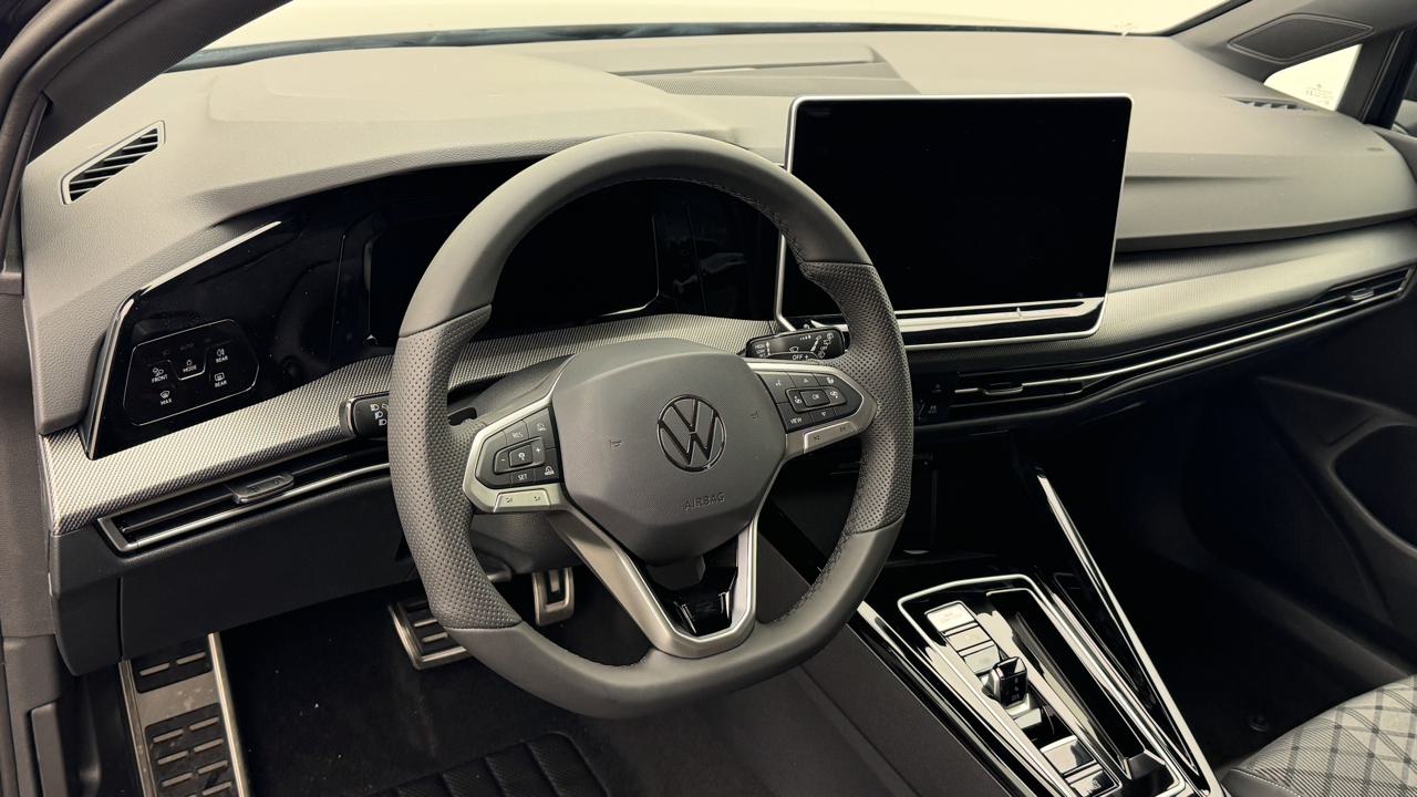 VW<br>Golf VIII 1.5 e TSI mHEV R-Line DSG