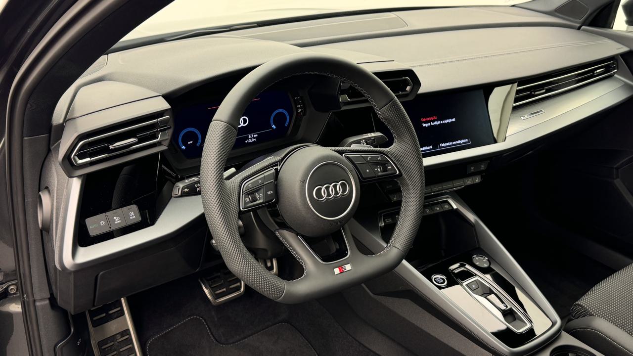 Audi<br>A3 Sportback 35 TFSI S line